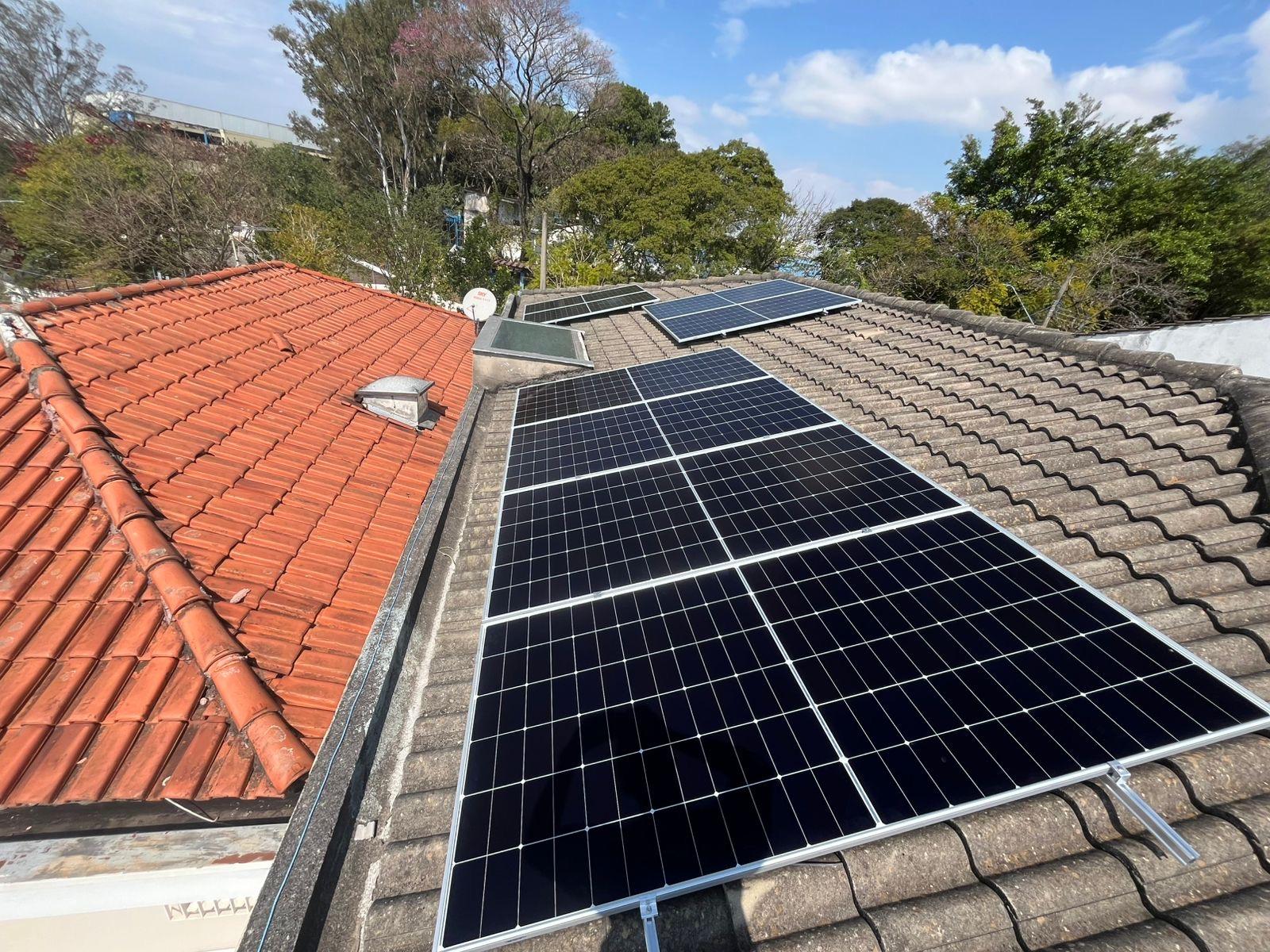 Foto de instalação de sistema de energia solar